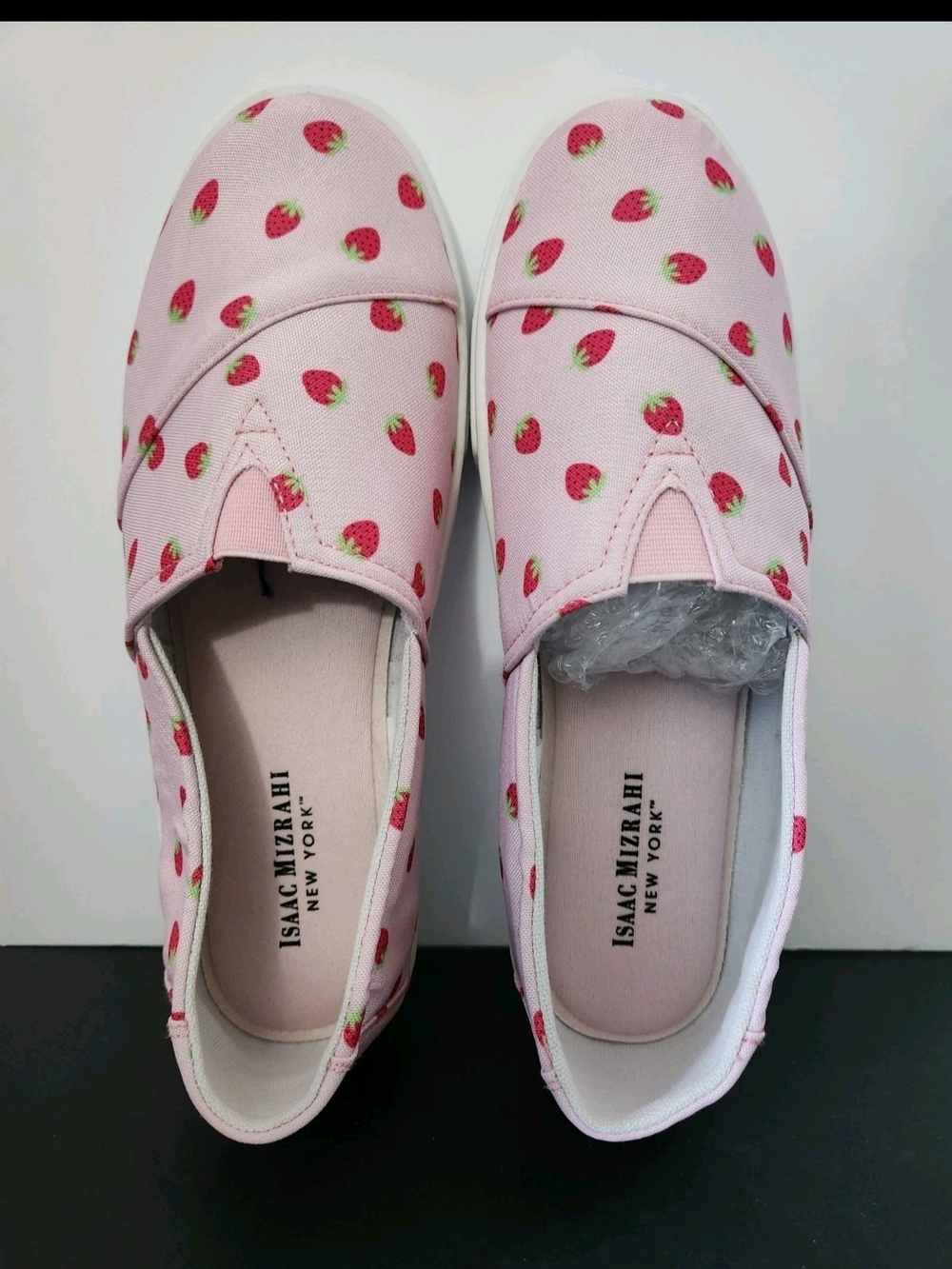 Isaac Mizrahi Pink Strawberry Slip-On Canvas Sneakers Size 8